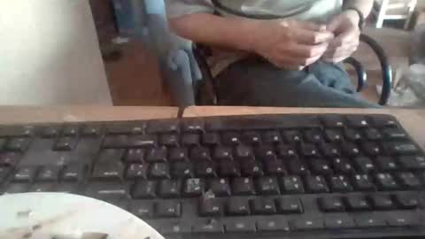 Snapshot of pup_y chatting on November 17, 2025, 3:51 pm pup_y online show from November 17, 2025, 3:51 pm