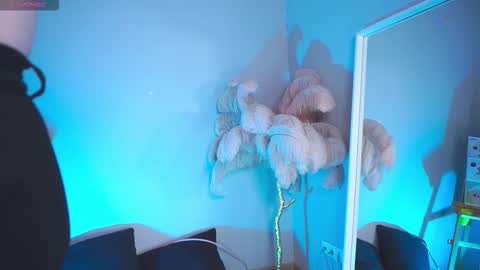 Snapshot of pure_dirt chatting on November 15, 2025, 6:22 am constant schedule Wednesday Friday Saturday Sunday The Rosemarie online show from November 15, 2025, 6:22 am