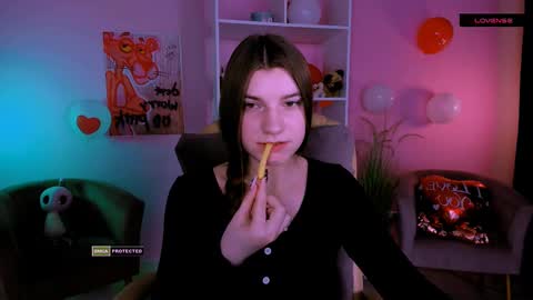 Snapshot of pure_radiance chatting on February 24, 2025, 12:37 pm Ask me3 online show from February 24, 2025, 12:37 pm