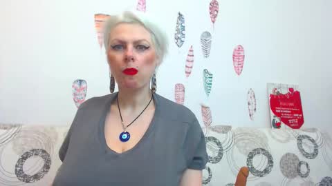 Snapshot of pure_seduce_wow chatting on February 19, 2026, 2:18 am Goldie online show from February 19, 2026, 2:18 am