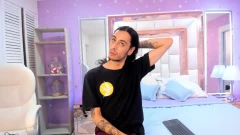 Snapshot of puretemptation_ chatting on June 2, 2026, 7:27 pm Experienced guys online show from June 2, 2026, 7:27 pm