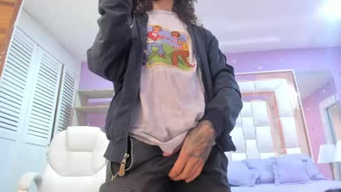 Snapshot of puretemptation_ chatting on June 8, 2026, 7:36 pm Experienced guys online show from June 8, 2026, 7:36 pm