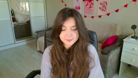 Snapshot of purple_averge chatting on October 30, 2025, 5:31 am Bella online show from October 30, 2025, 5:31 am