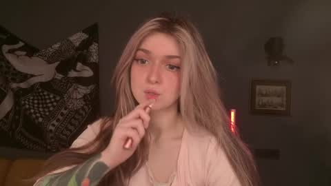 Bella online show from April 24, 2026, 7:44 am