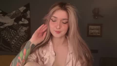 Bella online show from April 25, 2026, 9:34 am