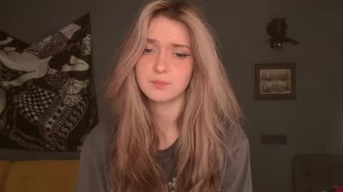Bella online show from April 25, 2026, 1:41 pm