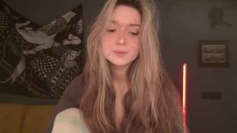 Bella online show from April 26, 2026, 2:04 pm