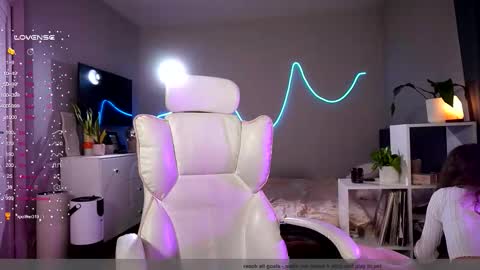 Snapshot of purple_baby chatting on November 21, 2025, 1:54 pm Sasha wait you here 6 of November. will celebrate my B- day online show from November 21, 2025, 1:54 pm