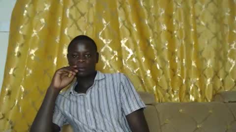 purple_hearts online show from February 20, 2026, 3:25 am