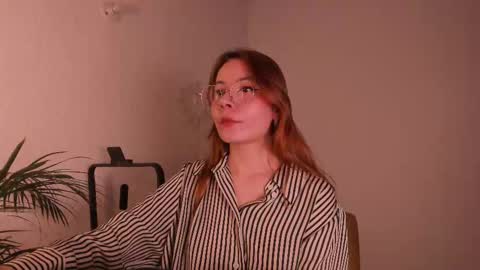 Snapshot of purple_opal chatting on October 6, 2025, 9:12 pm Vero online from Tuesday to Sunday online show from October 6, 2025, 9:12 pm