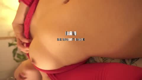 Snapshot of purple_opal chatting on October 31, 2025, 7:04 pm Vero online from Tuesday to Sunday online show from October 31, 2025, 7:04 pm