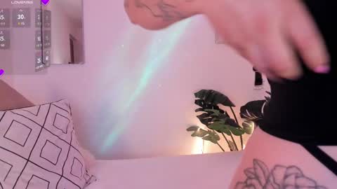 Snapshot of purplemoon_1 chatting on March 1, 2025, 11:39 am Chloe online show from March 1, 2025, 11:39 am