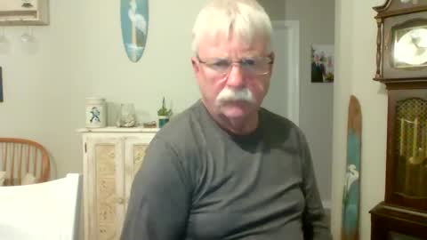 purpleshroom online show from February 21, 2025, 4:18 am