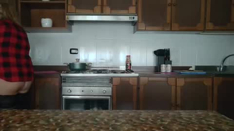 Snapshot of pussy_boom4u chatting on November 5, 2025, 8:36 am Mary online show from November 5, 2025, 8:36 am