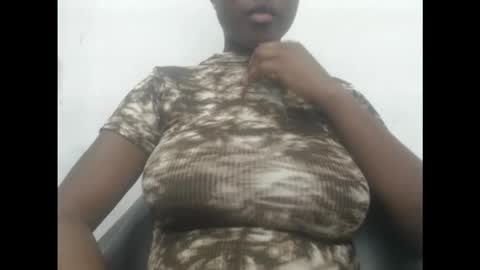 Snapshot of pussydollurz chatting on October 29, 2025, 8:10 pm pussydollurz online show from October 29, 2025, 8:10 pm