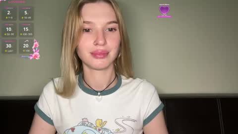 Lina online show from April 23, 2026, 8:44 pm