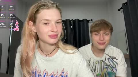 Snapshot of pussymoneywet chatting on May 22, 2026, 11:10 pm Lina online show from May 22, 2026, 11:10 pm