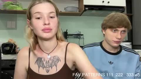 Snapshot of pussymoneywet chatting on July 6, 2026, 9:50 pm Lina online show from July 6, 2026, 9:50 pm