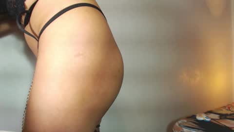 Snapshot of pussywetandwild chatting on December 21, 2024, 8:10 pm LHARA online show from December 21, 2024, 8:10 pm