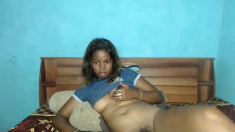 Snapshot of qeen_sexy chatting on February 20, 2025, 6:17 am queen sexy online show from February 20, 2025, 6:17 am