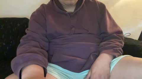 qualitative online show from March 11, 2025, 7:03 pm