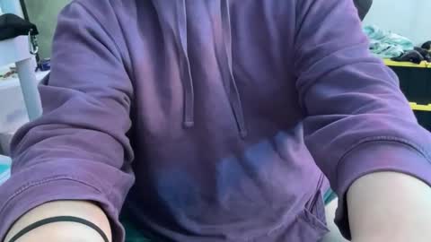 qualitative online show from January 7, 2026, 12:57 am