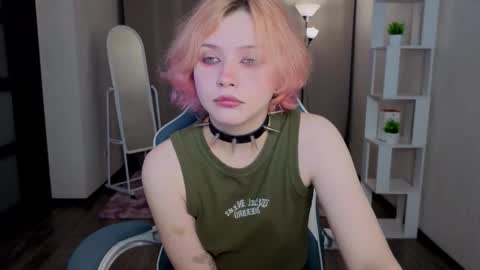 Snapshot of quantumwifee chatting on November 25, 2025, 11:10 am quantumwifee online show from November 25, 2025, 11:10 am