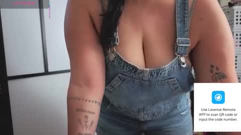 Snapshot of quecosatanrica chatting on February 1, 2026, 3:27 am quecosatanrica online show from February 1, 2026, 3:27 am