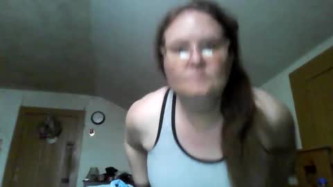 Snapshot of queen211869 chatting on December 13, 2025, 9:09 pm Queenjenny online show from December 13, 2025, 9:09 pm