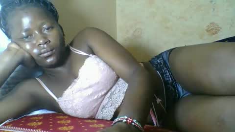 Snapshot of queen315810 chatting on March 16, 2026, 8:29 am queen315810 online show from March 16, 2026, 8:29 am