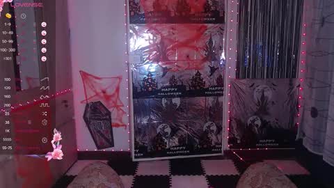 Snapshot of queen__abby chatting on October 21, 2025, 6:30 pm Queen Abby online show from October 21, 2025, 6:30 pm