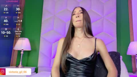 Snapshot of queen__violet chatting on May 5, 2026, 7:22 pm Queen Violet online show from May 5, 2026, 7:22 pm