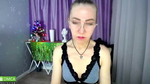 Snapshot of queen_a_n_i chatting on December 14, 2024, 12:55 pm A N I Ill be here on December 1st online show from December 14, 2024, 12:55 pm