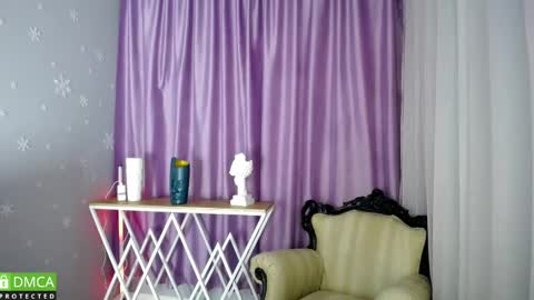 Snapshot of queen_a_n_i chatting on March 5, 2025, 12:44 pm A N I Ill be here on December 1st online show from March 5, 2025, 12:44 pm