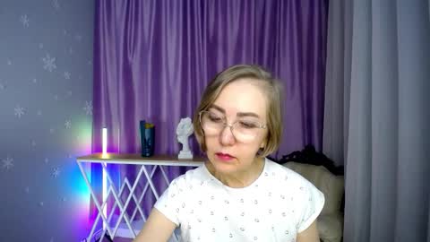 Snapshot of queen_a_n_i chatting on November 13, 2025, 2:16 pm A N I Ill be here on December 1st online show from November 13, 2025, 2:16 pm