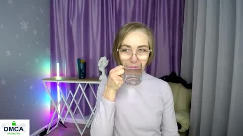 Snapshot of queen_a_n_i chatting on November 27, 2025, 9:00 am A N I Ill be here on December 1st online show from November 27, 2025, 9:00 am