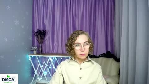 Snapshot of queen_a_n_i chatting on June 4, 2026, 10:21 am A N I Ill be here on December 1st online show from June 4, 2026, 10:21 am