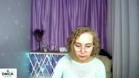 Snapshot of queen_a_n_i chatting on July 5, 2026, 8:43 am A N I Ill be here on December 1st online show from July 5, 2026, 8:43 am