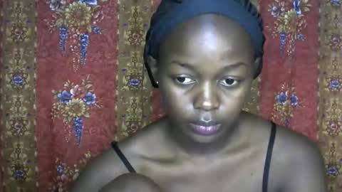queen_banice online show from September 16, 2025, 8:21 pm
