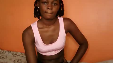 queen_banice online show from March 16, 2026, 8:40 am