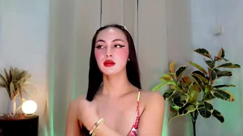 queen_danaya online show from April 6, 2026, 1:03 am