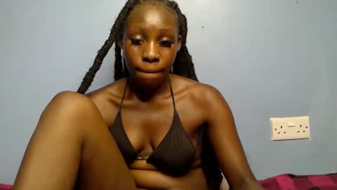 queen_dark2 online show from March 15, 2026, 6:36 pm