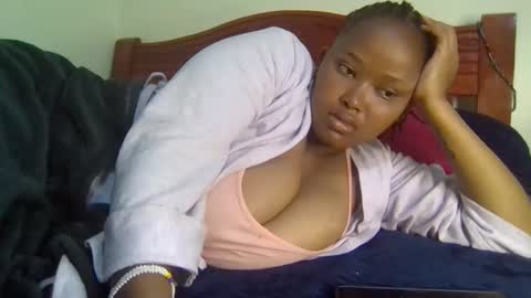 queen_doli online show from March 8, 2026, 1:25 am