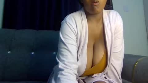 queen_doli online show from March 25, 2026, 5:08 pm