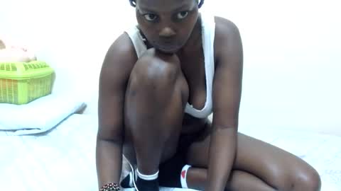 Snapshot of queen_ema chatting on August 3, 2026, 11:59 am queen ema online show from August 3, 2026, 11:59 am