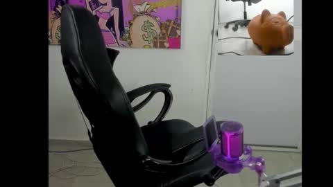 queen_findom1 online show from February 3, 2026, 6:22 am