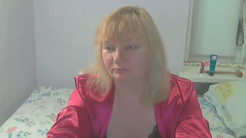 Snapshot of queen_jane8 chatting on May 16, 2026, 2:27 pm queen_jane8 online show from May 16, 2026, 2:27 pm