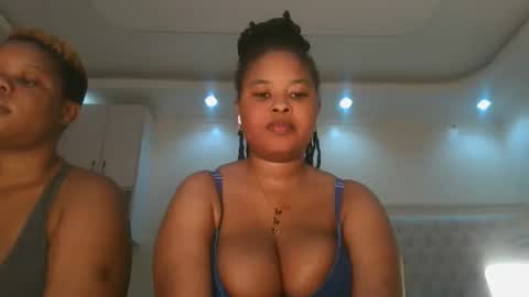 Snapshot of queen_kikih chatting on May 29, 2026, 11:14 pm Queen kikih online show from May 29, 2026, 11:14 pm