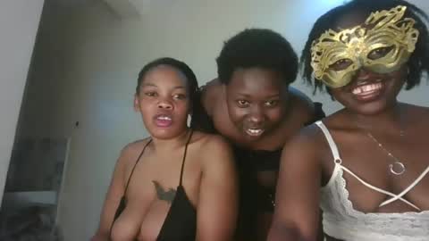 Snapshot of queen_kikih chatting on July 16, 2026, 9:21 pm Queen kikih online show from July 16, 2026, 9:21 pm