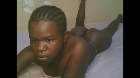 queen_latasha online show from May 1, 2026, 2:16 am